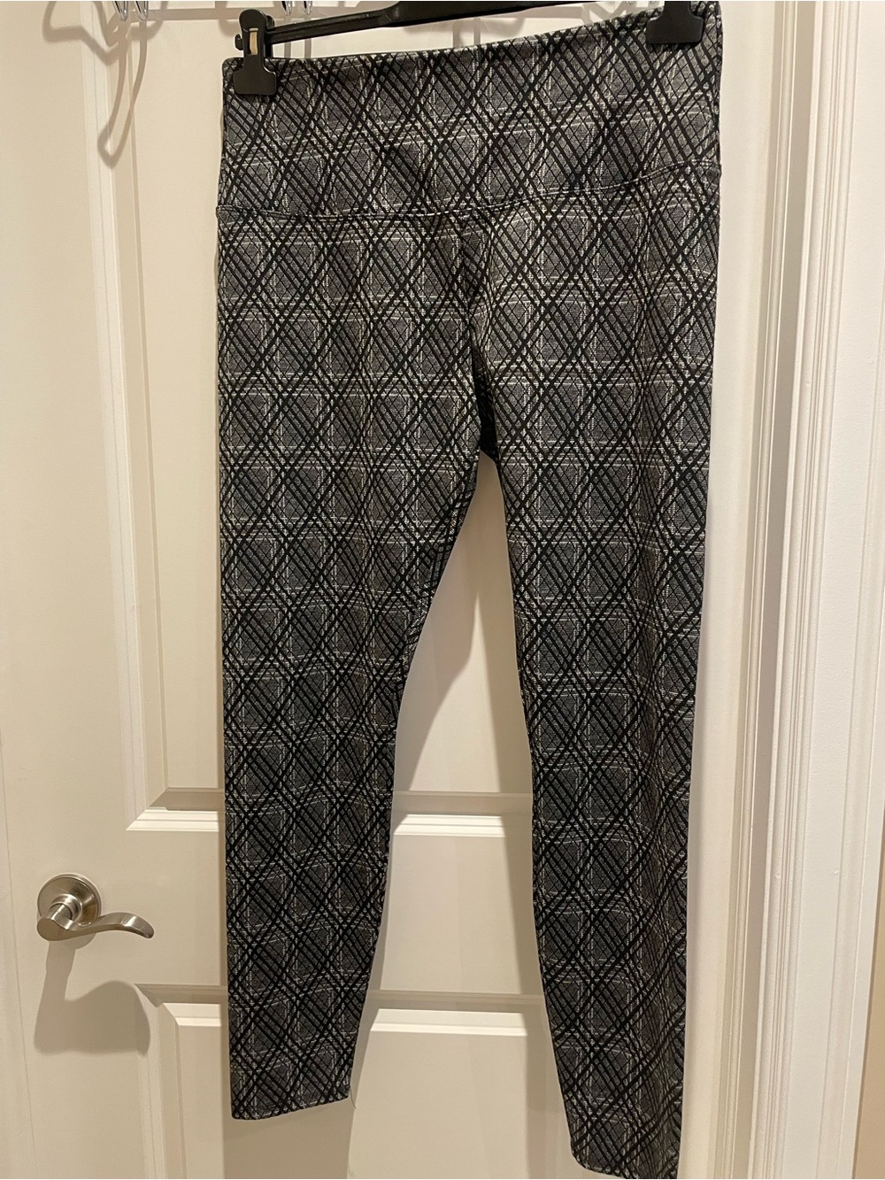 Lysse Black & Gray Geometric Leggings